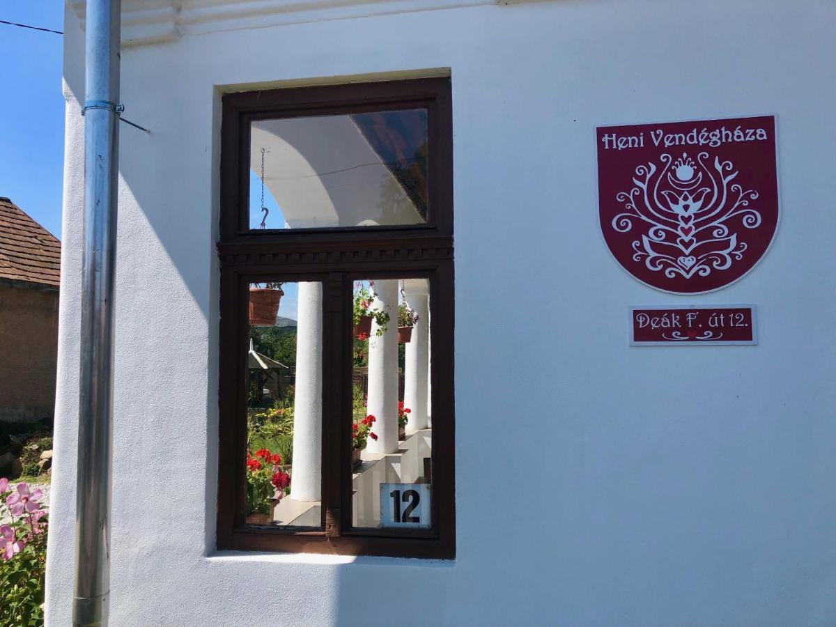 Heni Vendeghaza Hotel Vadna Exterior photo